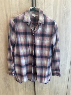 Madewell Flannel Plaid Button-Down Shirt in Pink & Navy
